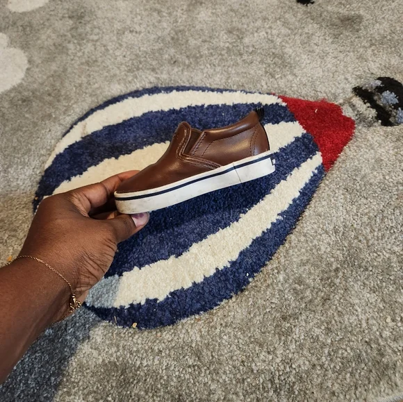 Shoes - Picture 2 of 4